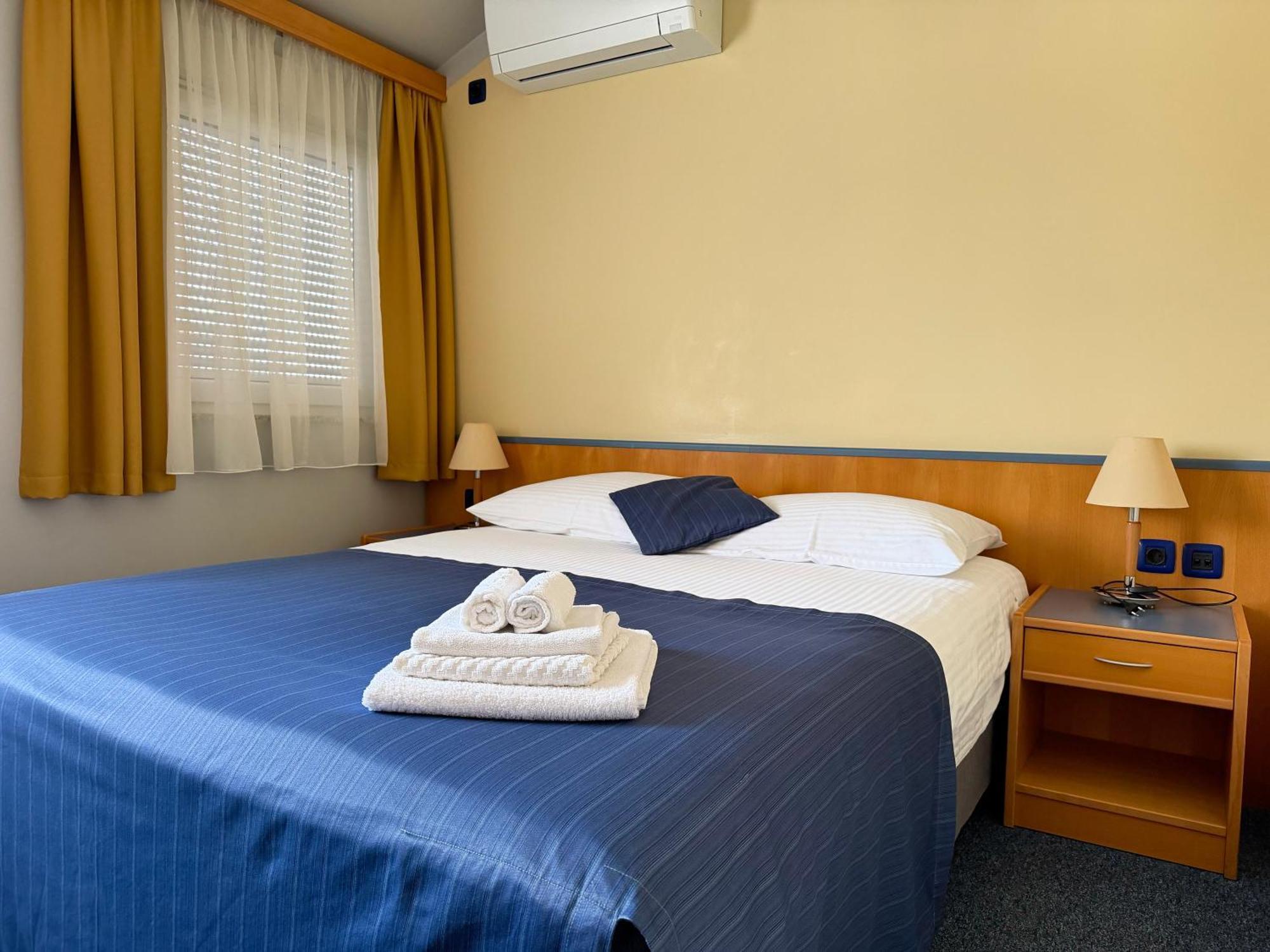 Chambre Double ou Lits Jumeaux