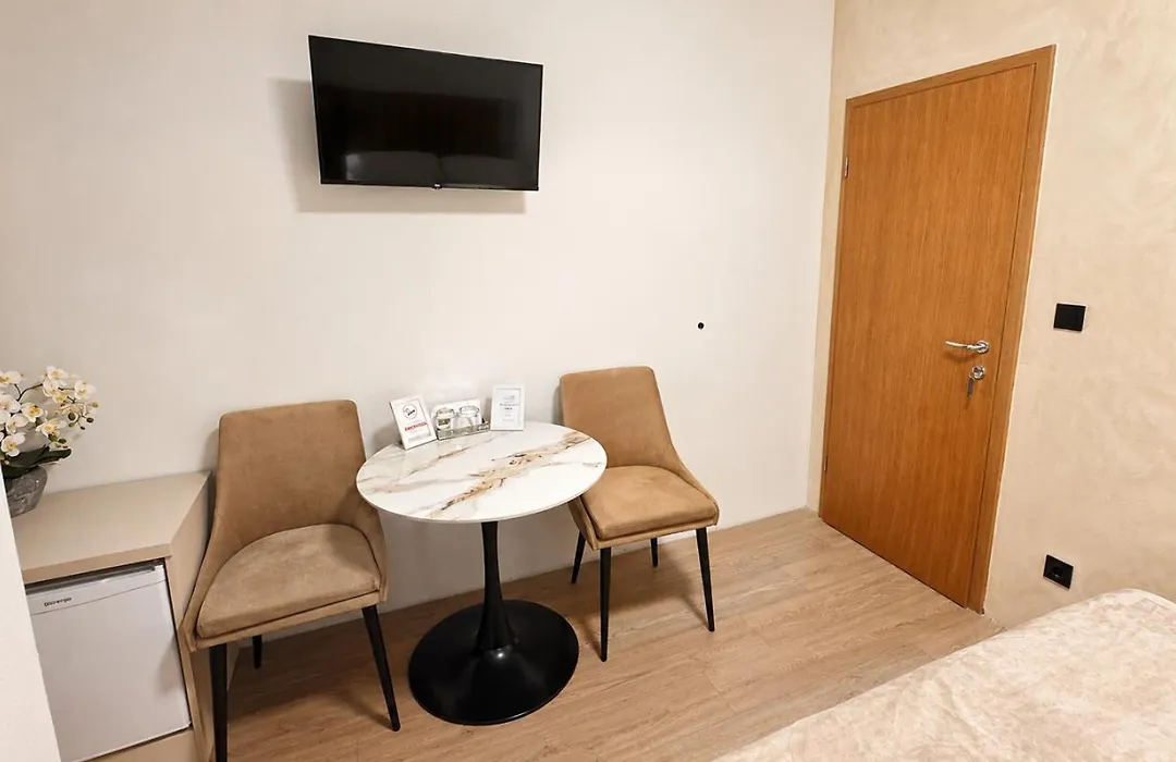 Sobe/Rooms Riva-1